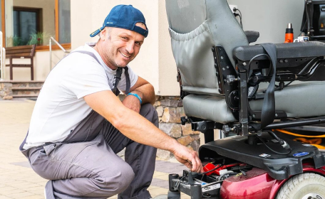 Ремонт крісел колісних